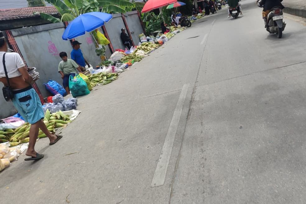 Penjual Jagung Musiman di Kota Samarinda Diizinkan Berjualan di Trotoar Saat Malam Tahun Baru