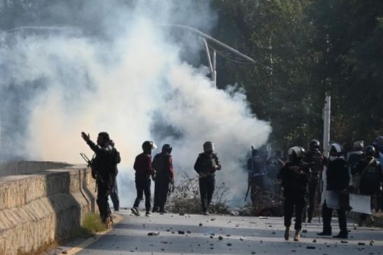 9 Pengunjuk Rasa Tewas Tertembak dalam Aksi Protes Pembunuhan Ali Khamenei di Konsulat AS Karachi