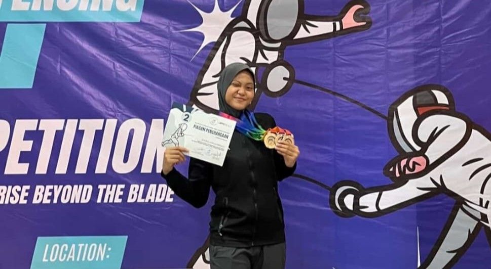 Mouzha Aprilia Brilian, Atlet Anggar Kaltim Sukses Sabet 3 Perak di Balinese Fencing Competition 2025