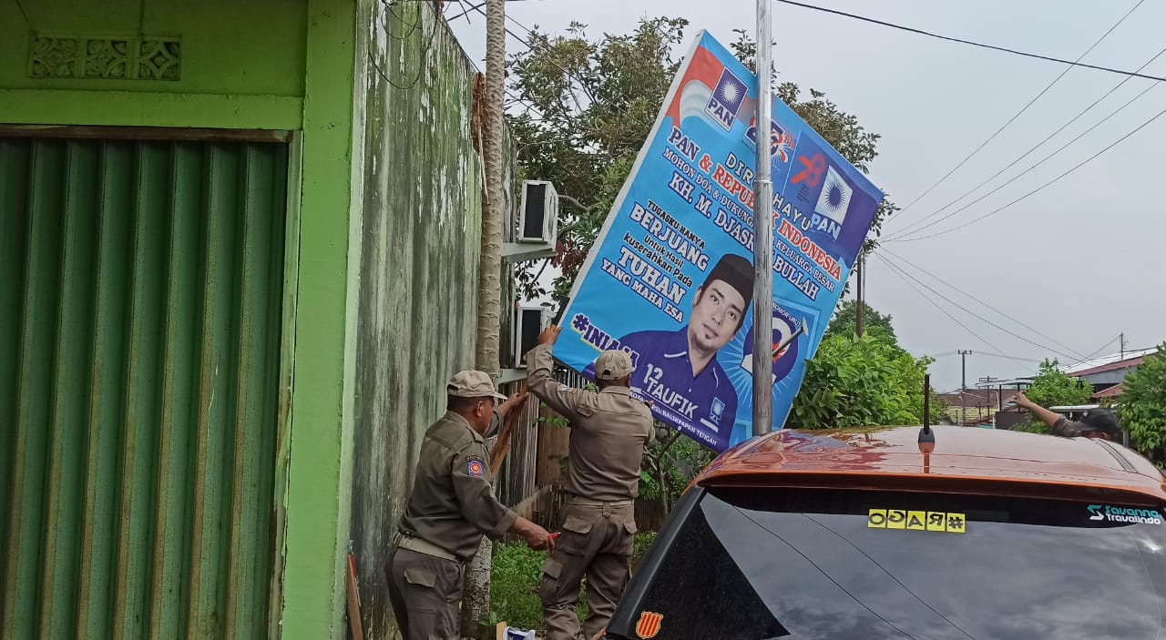 Panwaslu Bersama Satpol PP Tertibkan Algaka, Minta Caleg Sabar dan Tunggu Waktu Kampanye