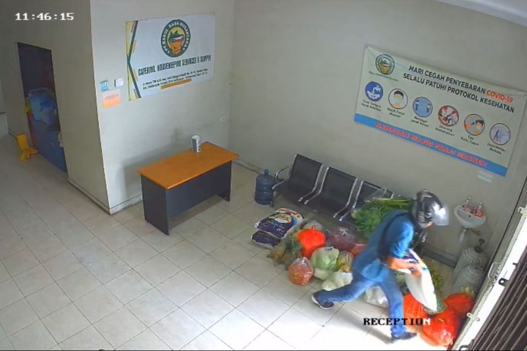 Aksi Pencurian Sekarung Beras di Balikpapan Terekam CCTV, Polisi Belum Menerima Laporan