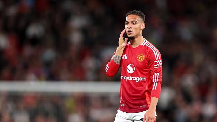 Hengkang dari MU, Antony 'El Gasing' Siap Main di Arab?