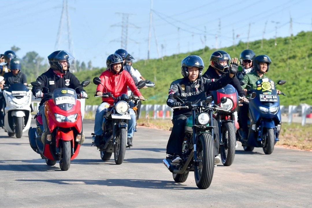 Alasan Jokowi Gunakan Motor saat Resmikan Jembatan Pulau Balang