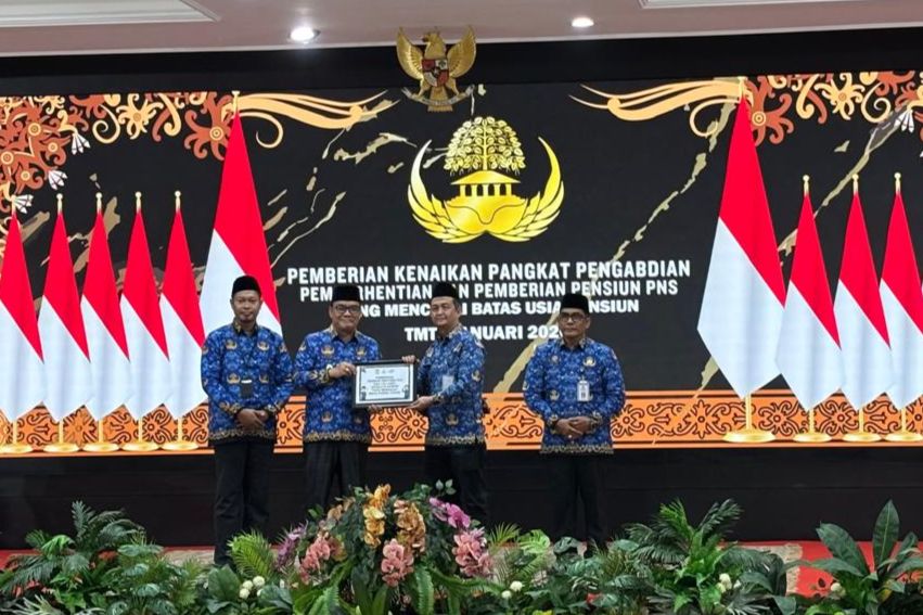 22 ASN Balikpapan Masuki Purna Tugas Awal 2026, Pemkot Serahkan SK dan Hak Kepegawaian