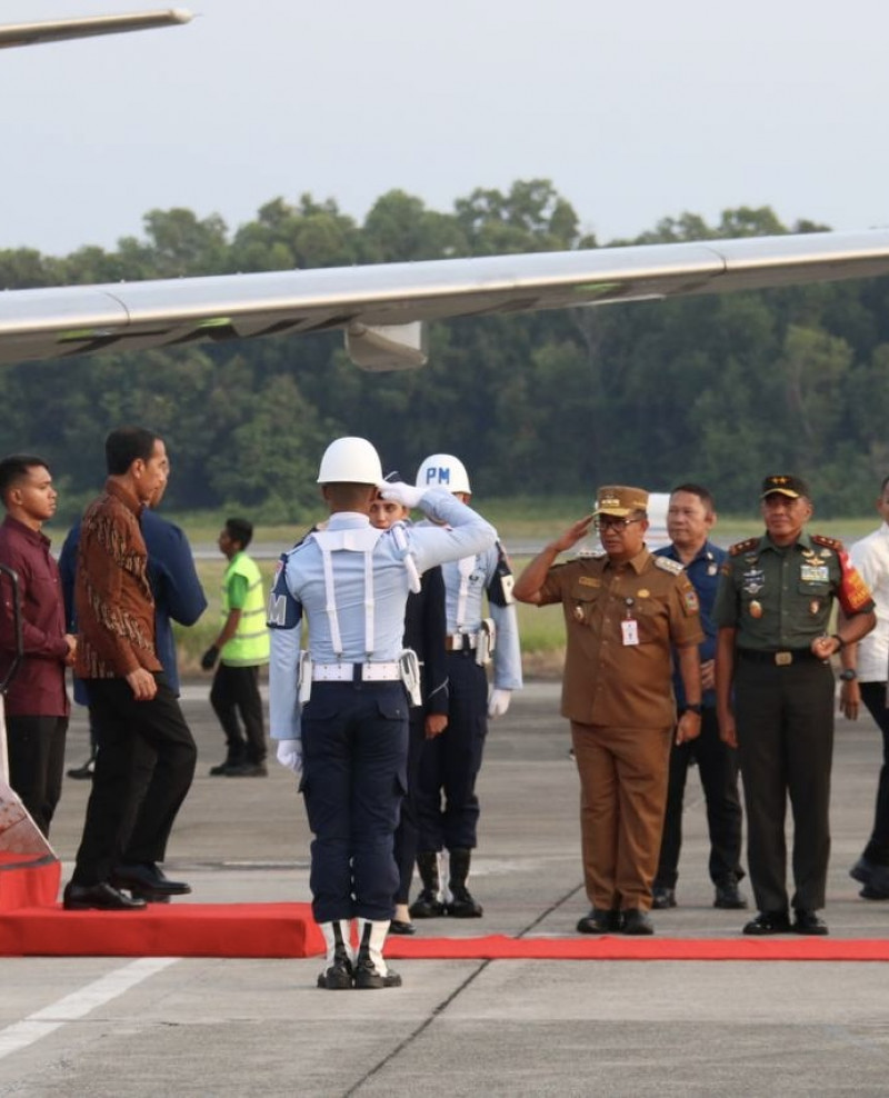 Presiden Tiba di Balikpapan, Pj Gubernur Laporan, Jokowi: Bagus Pak Pj