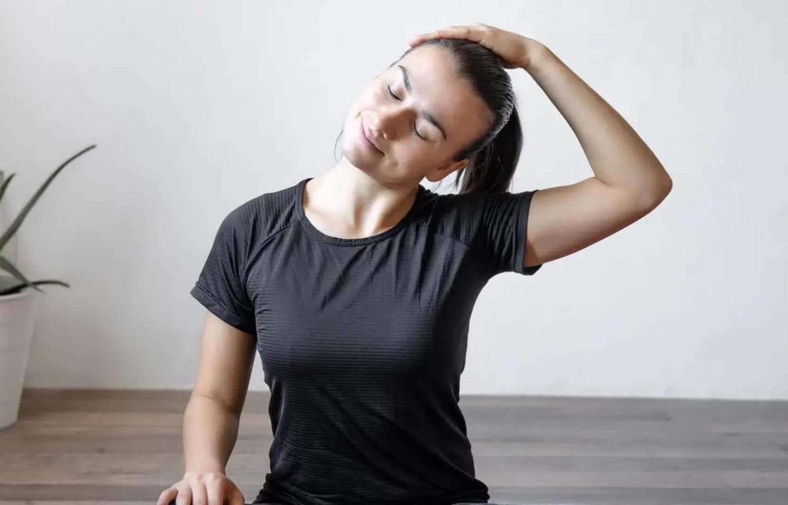 Bahaya Kebiasaan Membunyikan Leher, Dokter Ingatkan Risiko Cedera hingga Stroke