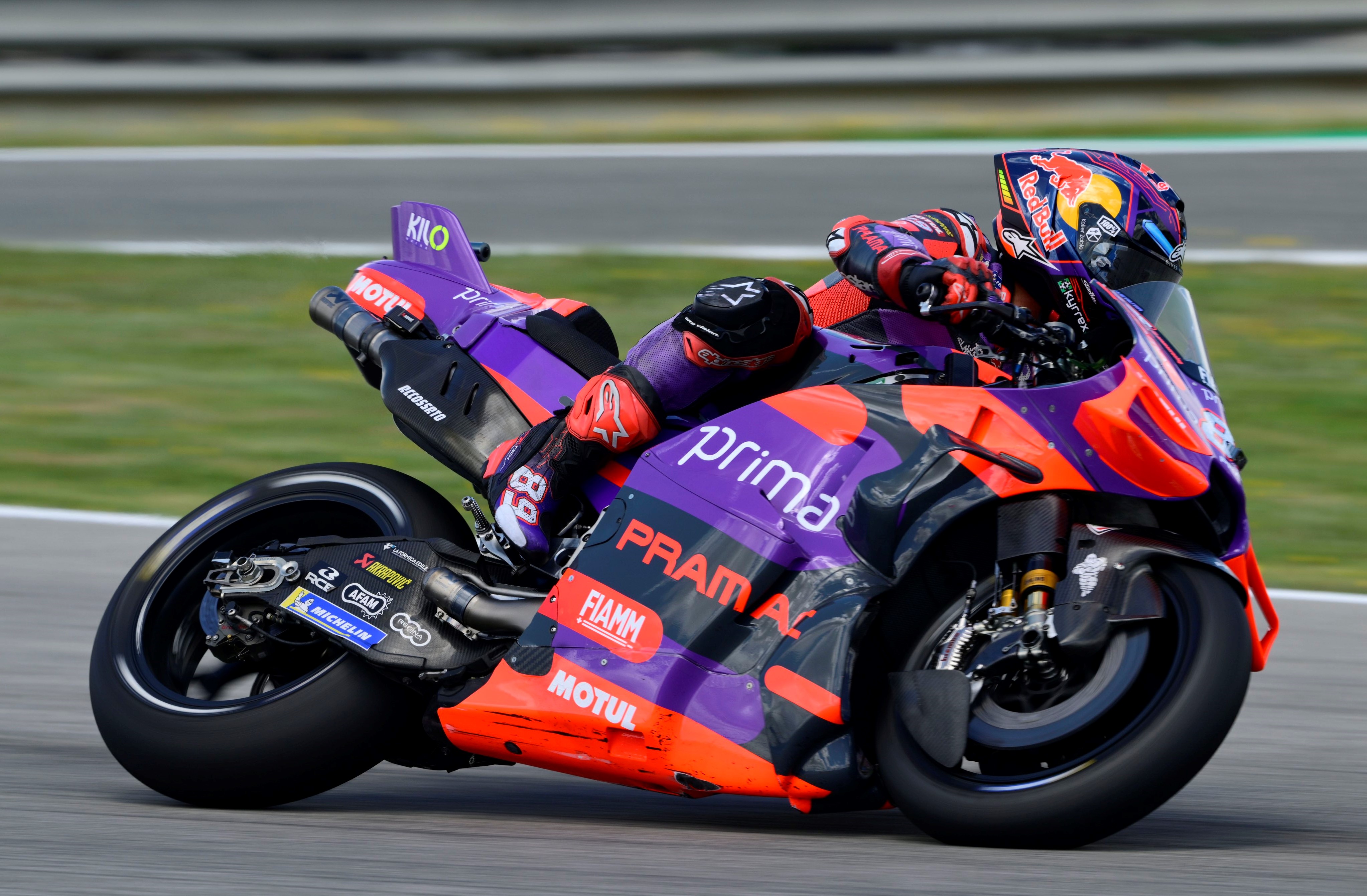 Jumat Berkah, Jorge Martin Tinggalkan Pecco Bagnaia di Latihan Bebas MotoGP Prancis 2024