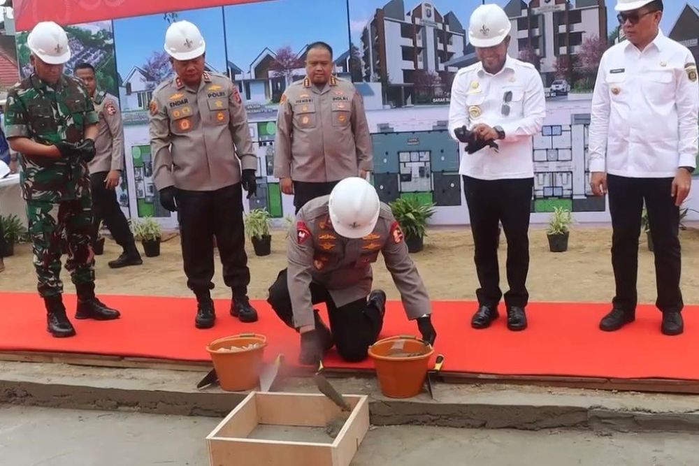 Kapolri Resmikan Pembangunan Asrama Polisi Samarinda 
