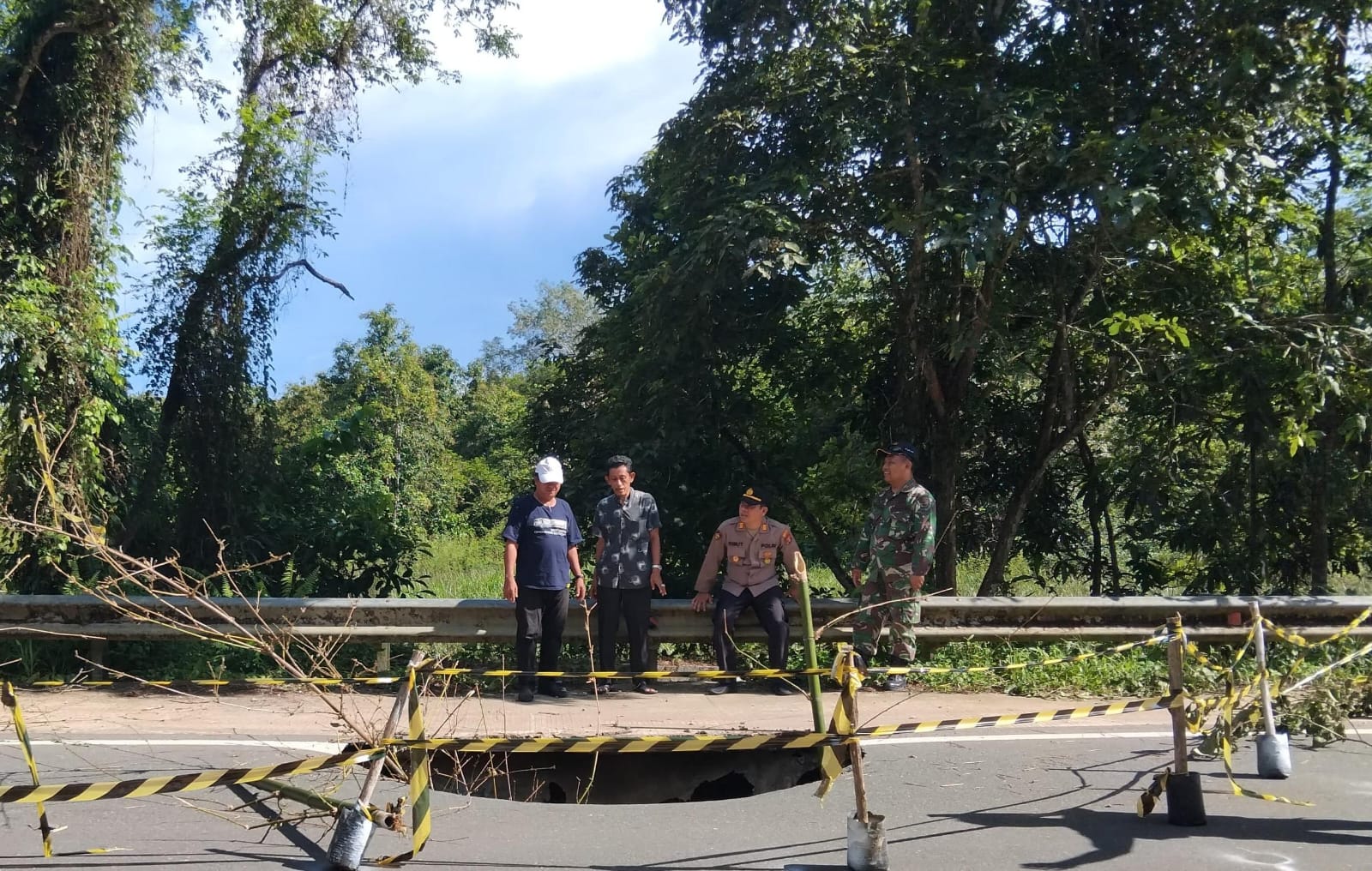 Pengendara Wajib Waspada! Ruas Jalan Nasional di Kota Bangun Ambles