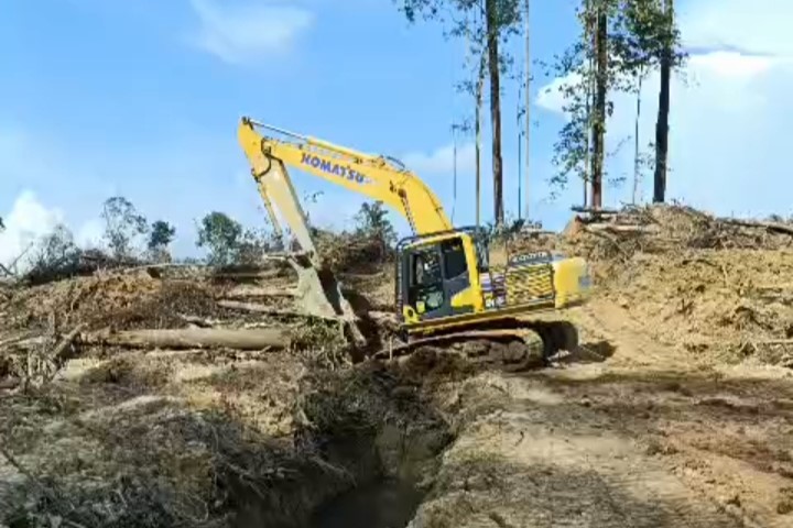 Ladang Digusur, Warga Dilang Puti Protes: Sudah Lapor Polisi, Tapi Alat Berat Jalan Terus