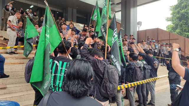 HMI Samarinda Aksi di Balai Kota, Soroti 100 Hari Kepemimpinan Andi Harun-Saefuddin Zuhri 