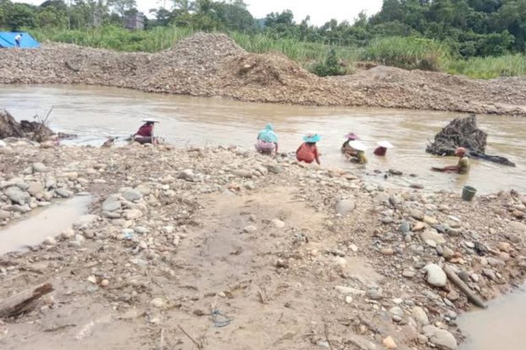 Tambang Emas Tradisional Kelian Dalam, Harapan Ekonomi Warga yang Perlu Perlindungan Pemerintah