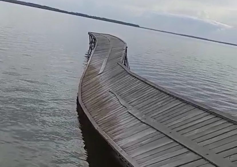 Jembatan Kayu di Tanjung Aru Nyaris Roboh Dihantam Kapal