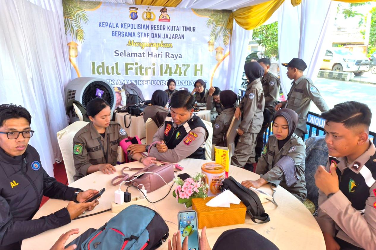 Polres Kutim Gelar Operasi Kesehatan di Pos Pelayanan Ketupat Mahakam