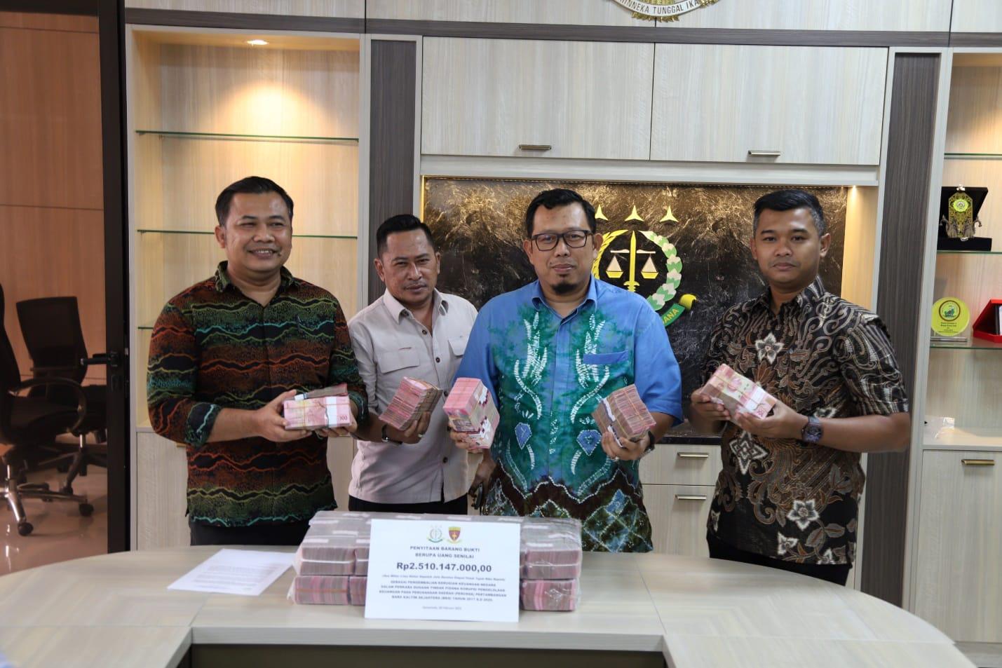 Kejati Kaltim Sita Uang Tunai Rp 2,5 Miliar Kasus Korupsi Perusda BKS