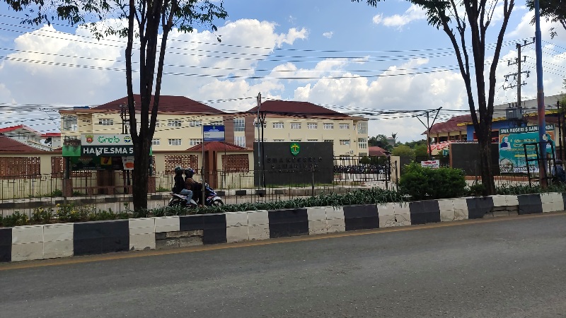 Jembatan Penyeberangan Orang di Juanda Dibongkar, Pelajar Was-Was Menyeberang