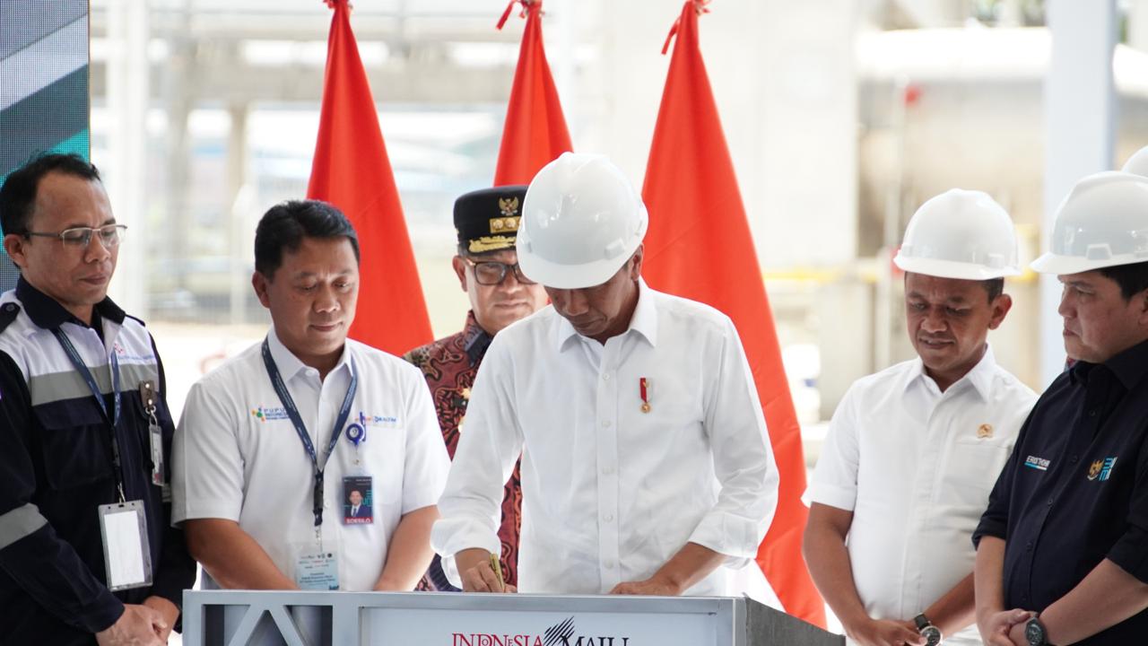 Percepat Hilirisasi Industri, Jokowi Resmikan Pabrik Amonium Nitrat di Bontang