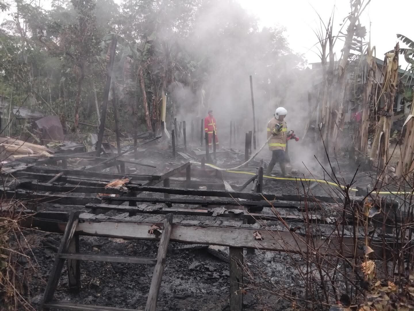Kebakaran Dini Hari Terjadi di Dusun Skiet, 2 Rumah Warga Ludes