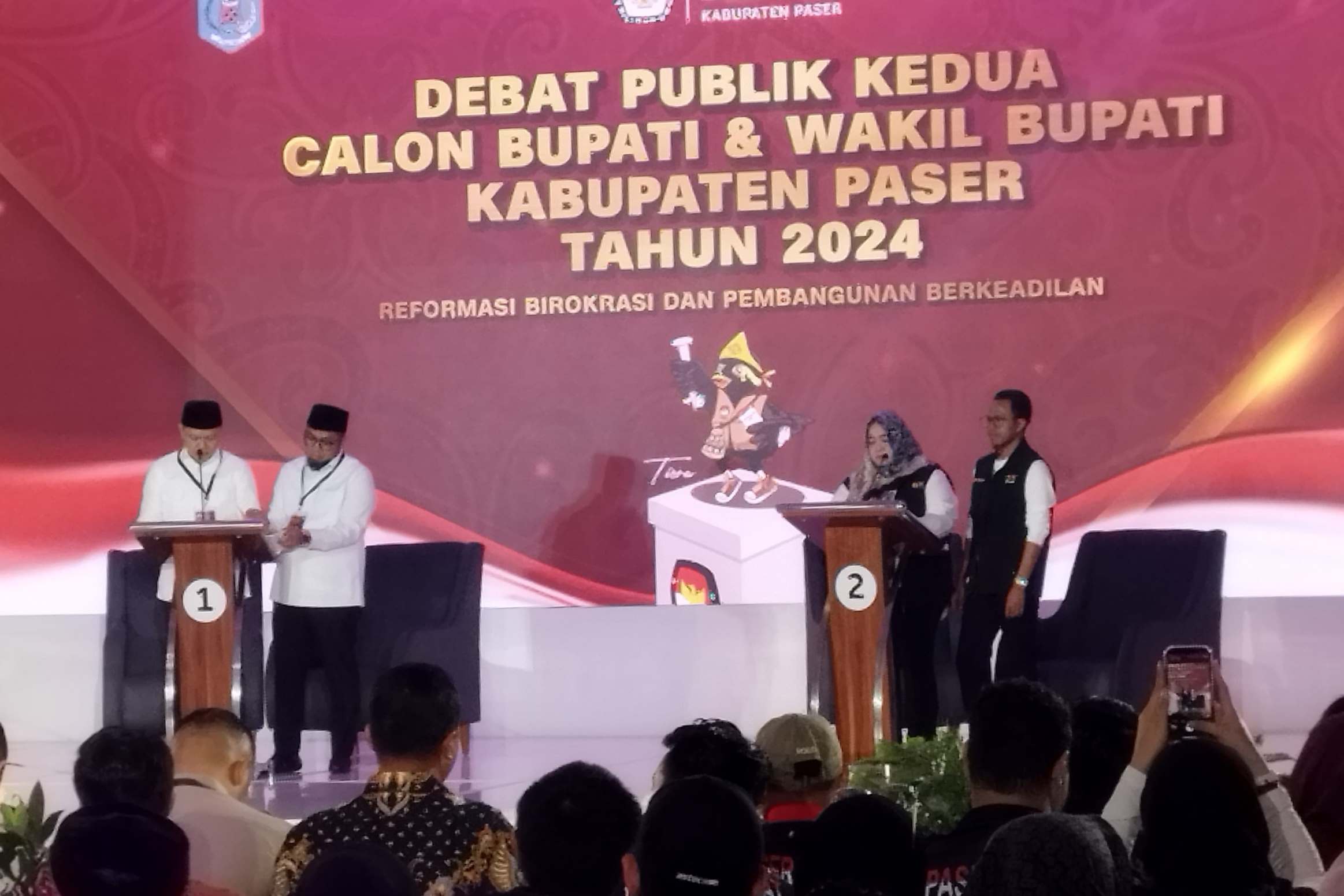 Entaskan Kemiskinan di Paser, 2 Paslon Adu Gagasan di Debat Kedua Pilkada 2024