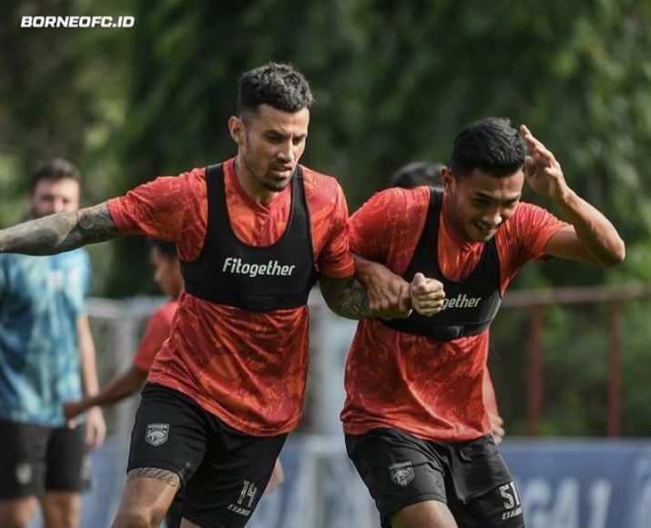 Dibekap Cedera, Punggawa Borneo FC Wiljan Pluim Absen Latihan 