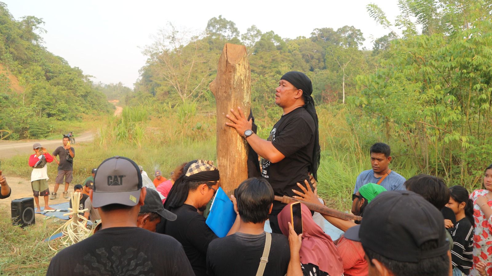 Ruang Hidup Terancam, Dayak Basap Karangan Minta Hak Adat Diakui 