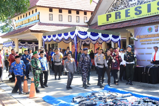 Polres Kutim Musnahkan Sejumlah Barang Hasil Tangkapan, Ada Knalpot Brong, Miras dan Narkoba
