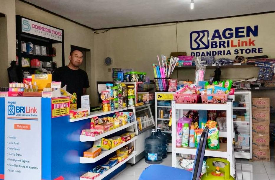 Manfaatkan Keterbatasan Akses Digital, Dede Dicki Andria Jadi Agen BRILink