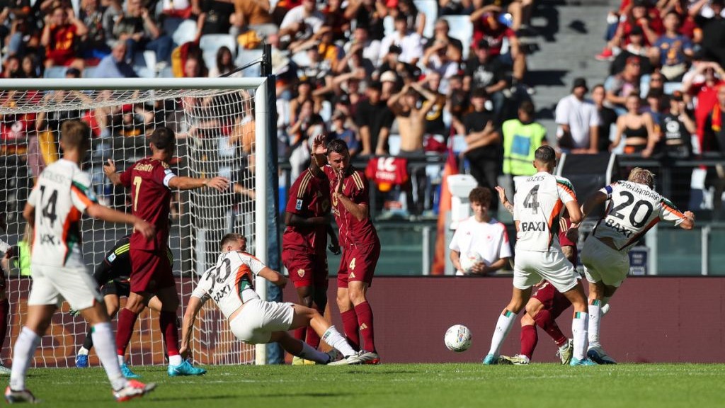 AS Roma Menang Kontroversial atas Tim Jay Idzes, Pelatih Venezia: Saya Muak dengan Penalti Semacam Ini