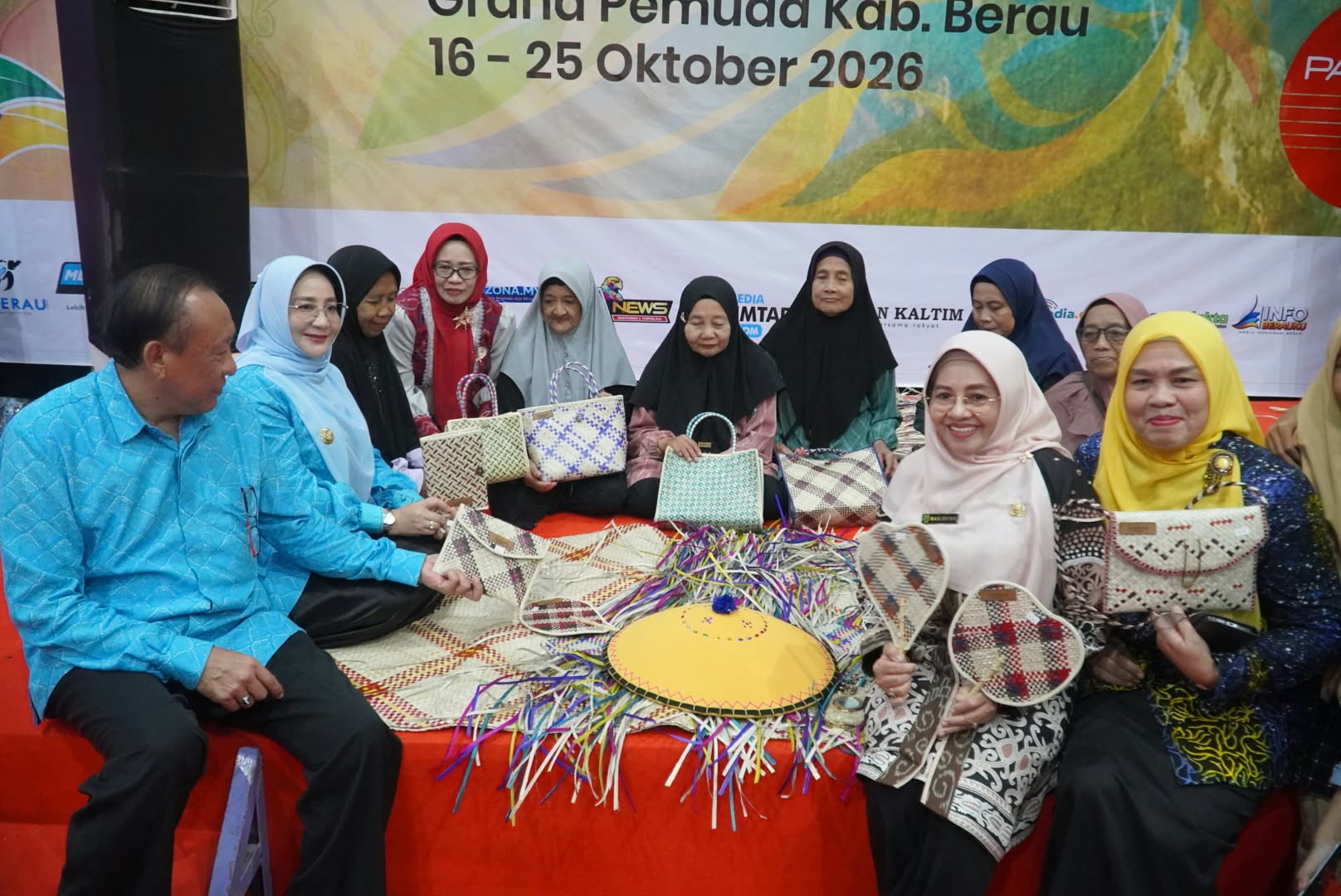 Bupati Sri Juniarsih Minta Anyaman Khas Berau Dikenal Hingga Kancah Nasional 