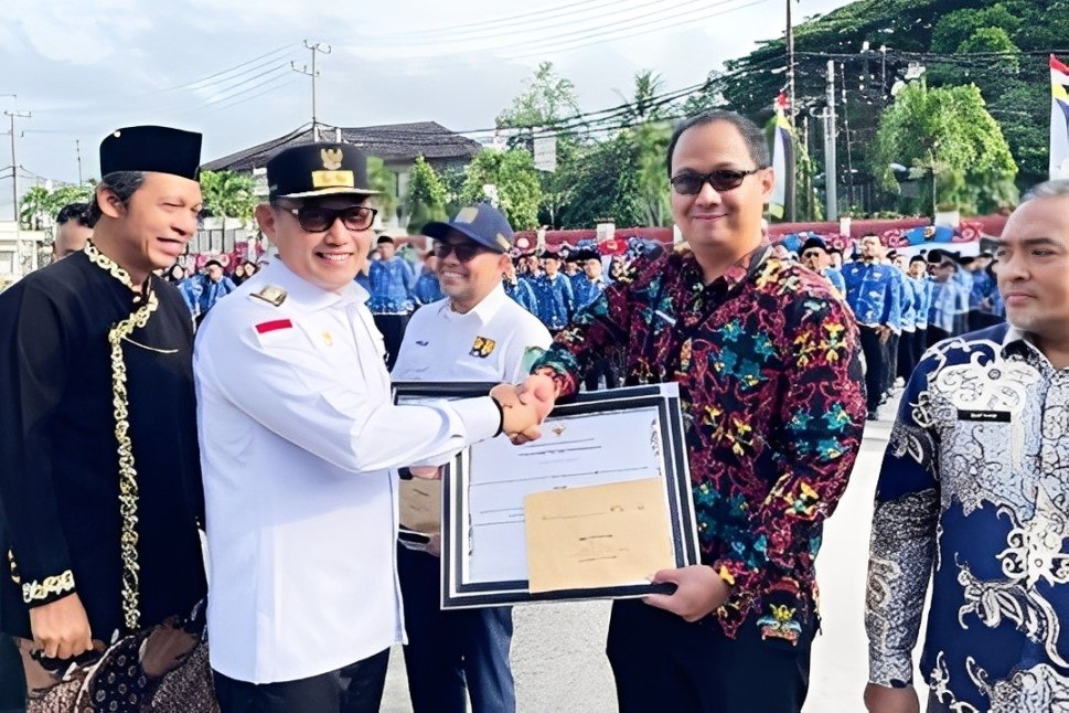 DPUPR Kubar Diganjar Penghargaan oleh Pemprov Kaltim