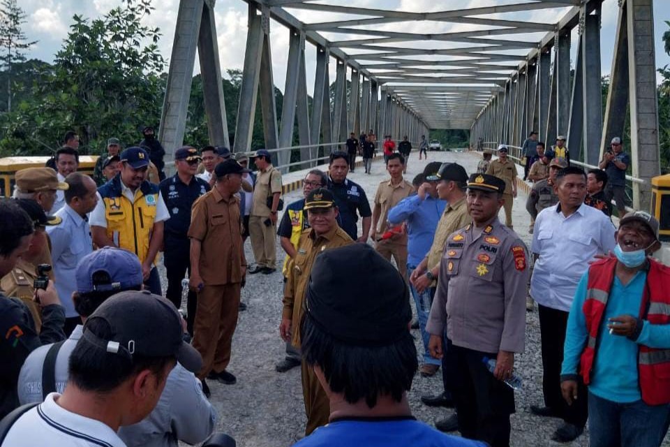 Jembatan Long Gelawang Mahulu Dibuka Bertahap, Kendaraan Kecil Sudah Bisa Melintas