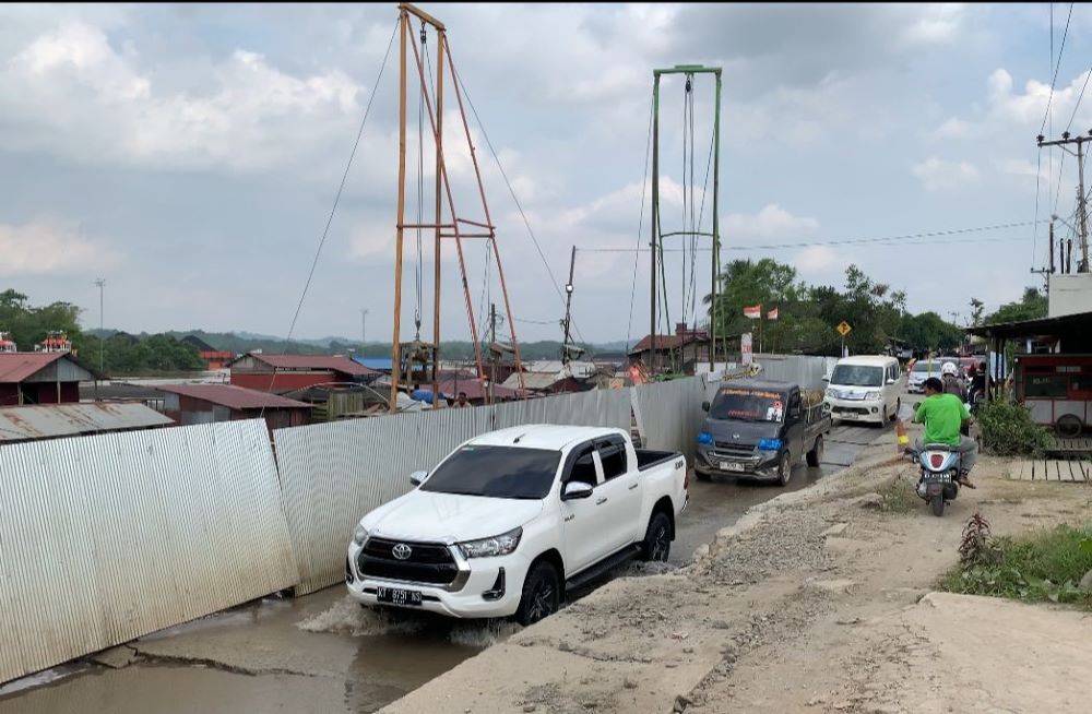 Jalan Poros Tenggarong-Loa Janan Ambles