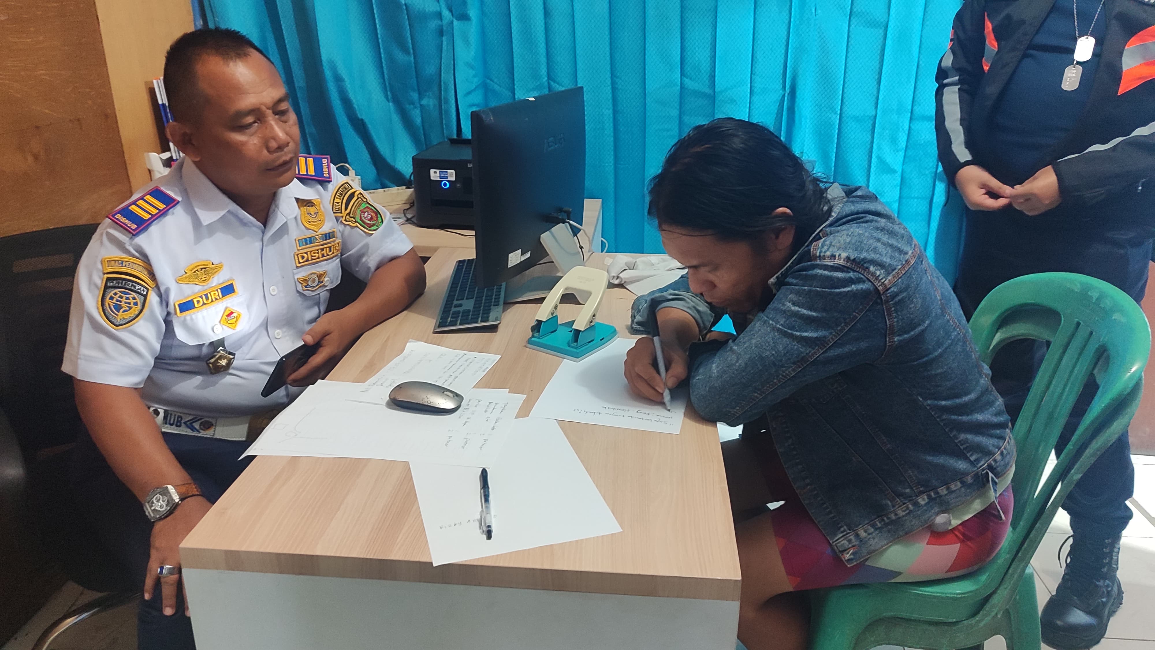 Dianggap Meresahkan, Jukir Liar Viral di Jembatan Mahkota II Diciduk Dishub Samarinda