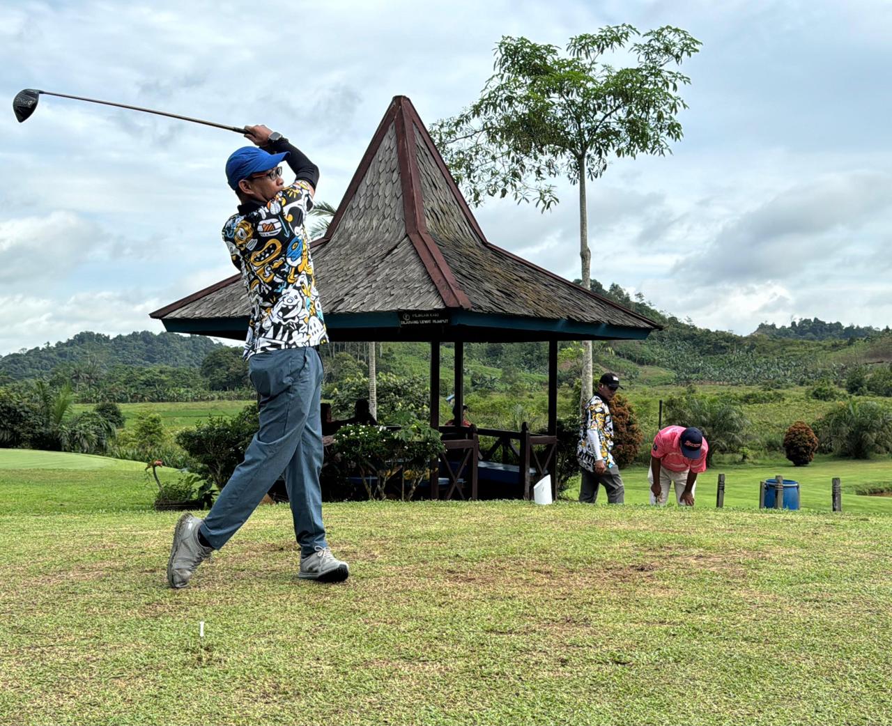 Selain Mobil, Turnamen Beleng-Beleng Golf Club Suguhkan Doorprize Seekor Sapi