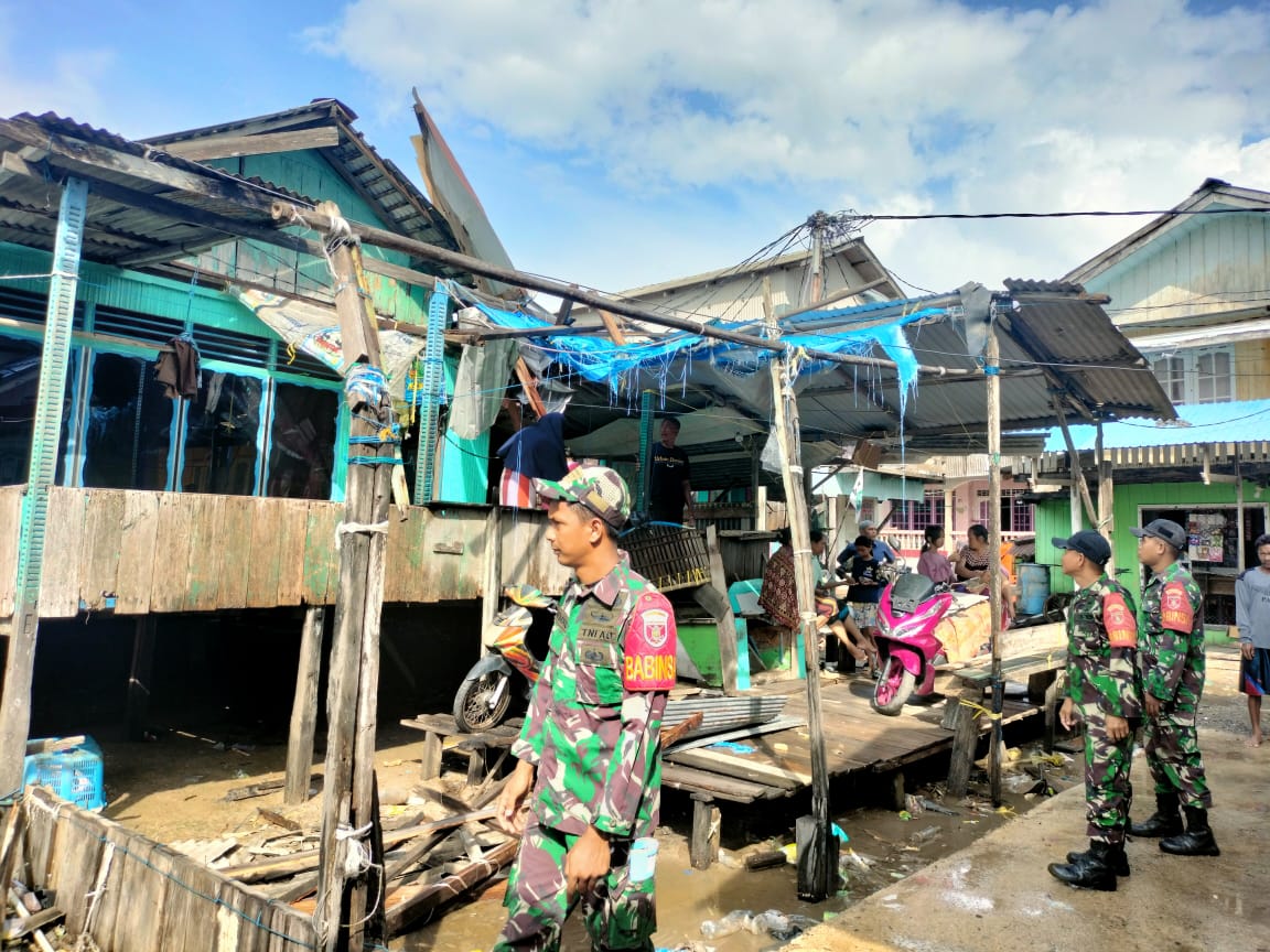 Disapu Angin Puting Beliung, Puluhan Rumah Di Kabupaten Paser Rusak