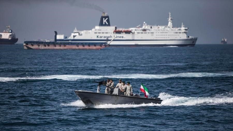 Selat Hormuz Memanas Lagi, 2 Kapal India Dipaksa Mundur dengan Tembakan