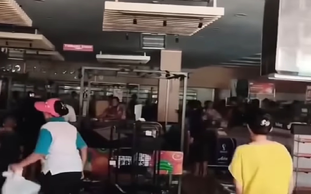 Bantuan Belum Merata, Warga Sibolga dan Tapteng Serbu Minimarket untuk Dapatkan Makanan