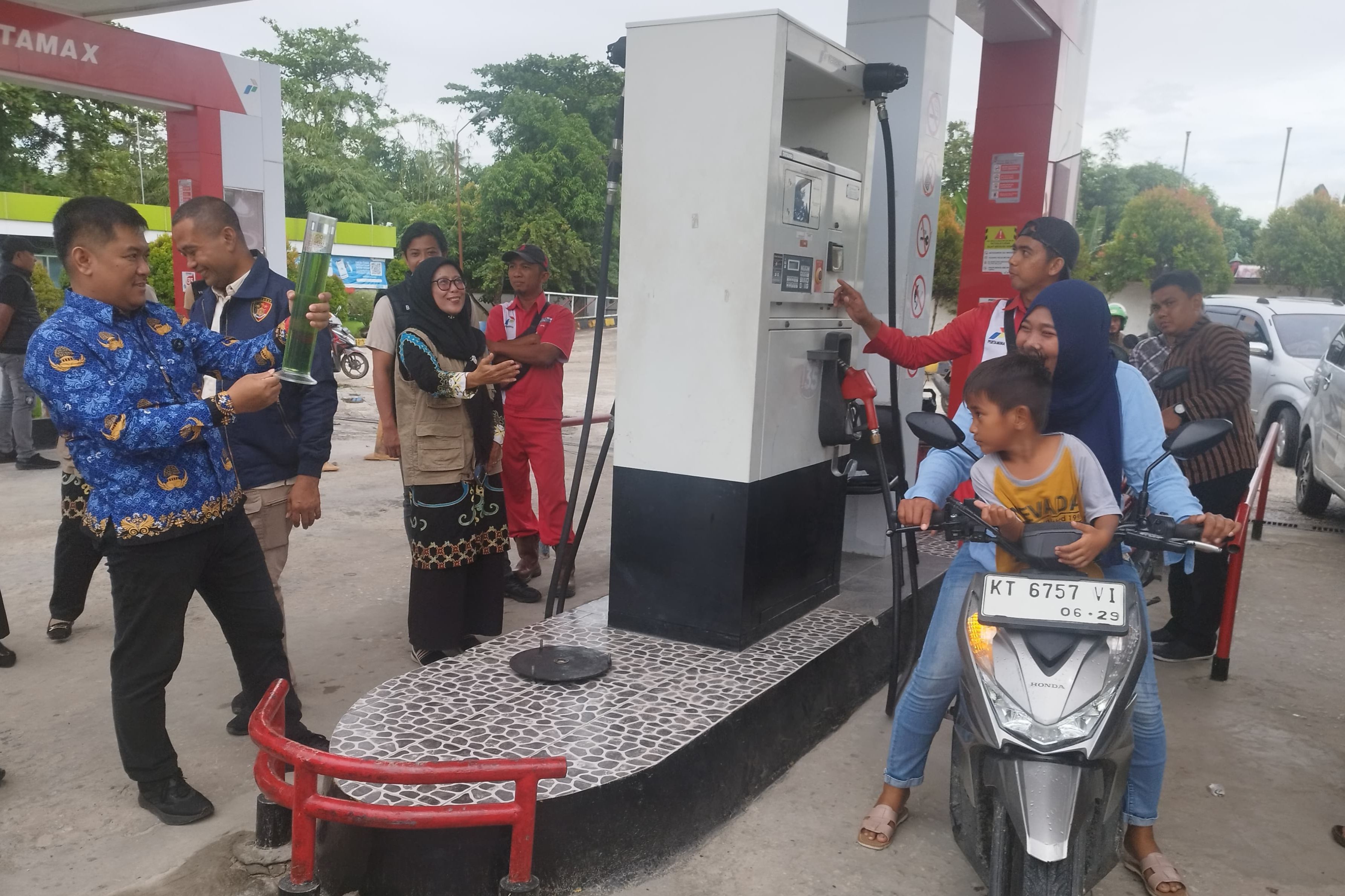 Sidak SPBU di PPU, Tim Gabungan Pastikan BBM Aman Digunakan