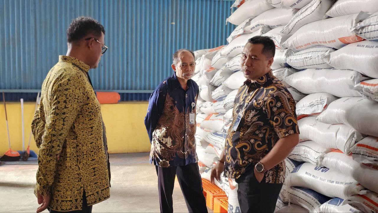 Bulog Paser-PPU Salurkan 233,62 Kilogram Bantuan Beras Pangan