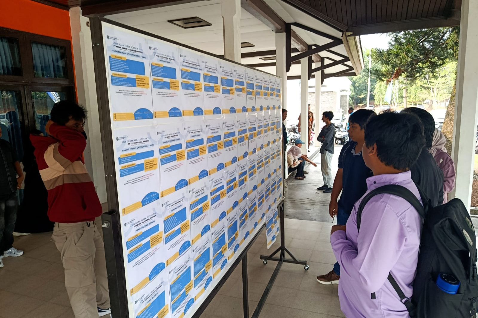 Job Fair Bontang 2026: Ada 417 Lowongan, 887 Orang Melamar di Hari Pertama