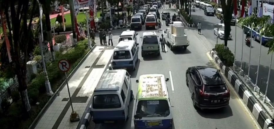 Sopir Angkot Kembali Gelar Protes, Operasional Bus Bacitra Dihentikan