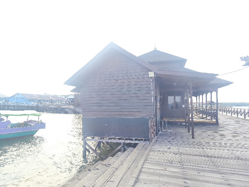 Toilet Pelataran Bontang Kuala Disorot, Diduga Sengaja Dirancang Miring 