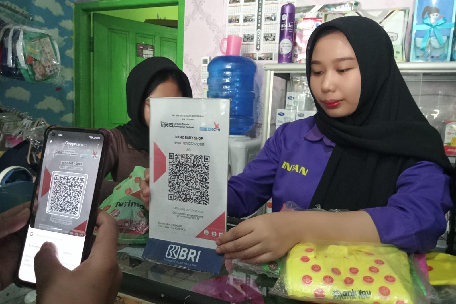 Belanja Praktis Pakai QRIS: NKHZ Baby Shop Tumbuh Bersama QR Code BRI