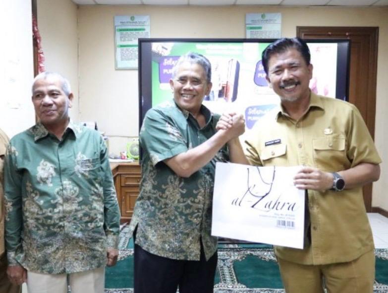 Sutikno Pensiun, Sekda Kukar Serahkan Kenang-kenangan