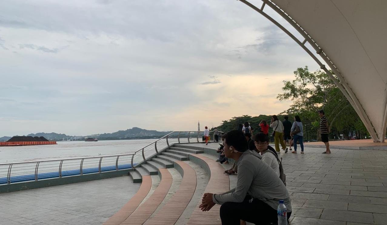 Teras Samarinda Jadi Pilihan Warga untuk Habiskan Libur Panjang