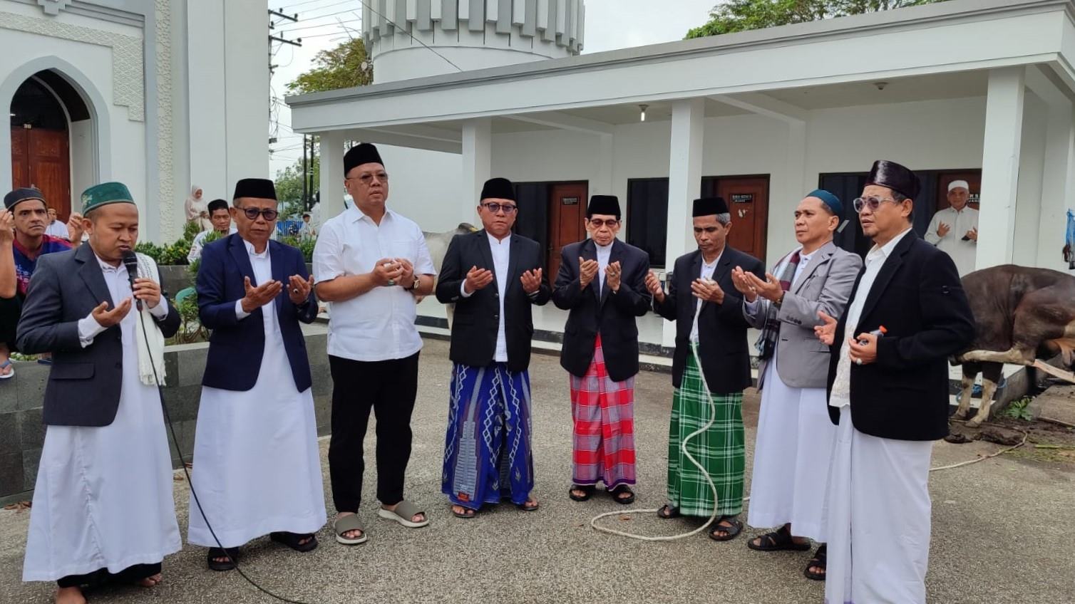 Wawali Samarinda Salat Iduladha di Masjid Raya, Serukan Kurangi Sampah Plastik dan Salurkan 50 Sapi Kurban