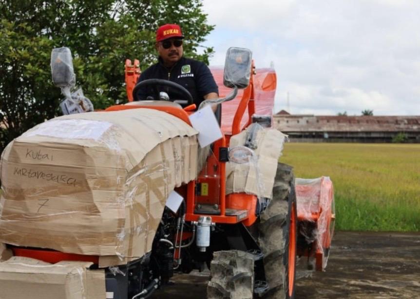 Pemkab Kukar Dorong Tumbuhnya Petani Milenial, Bantu Alsintan dan Modal Usaha