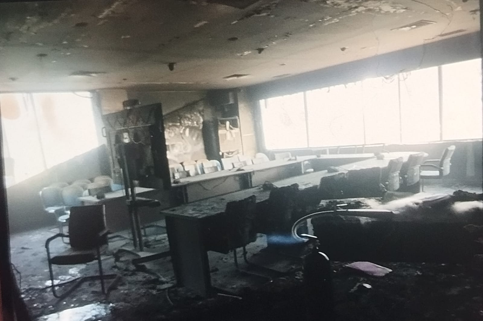 Diduga Kesal Kerap Dibully, Operator Command Center Diskominfo Kukar Bakar Ruang Rapat.