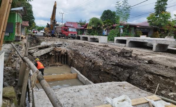 Sejumlah Fasilitas Umum Rusak, DPUPR Berau Gerak Cepat Lakukan Penanganan