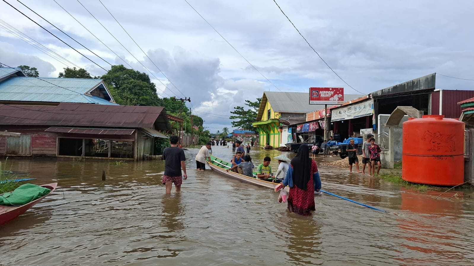 Sungai Mahakam Meluap, Permukiman Warga Tering di Kubar Terendam Banjir